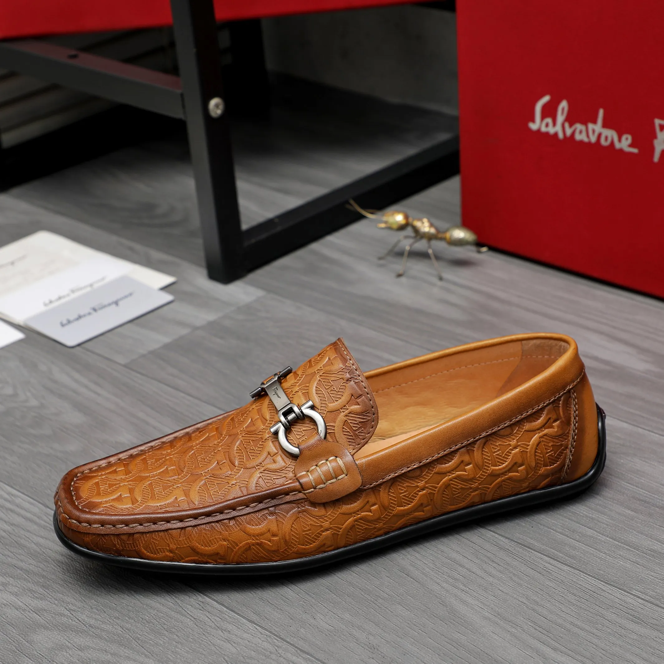 Men's shoes 💰380 Product trademark: Ferragamo "Ferragamo" casual slip-on shoes Regular size: 38-45 (45. Customized, non-returnable) Product materials: Selected embossed cowhide upper, pigskin lining, rubber non-slip outsole